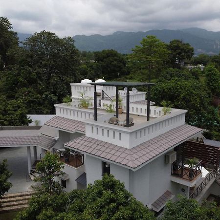 Villa Sierra Sky - Exquisite Elegant 4 Bedroom Villa Dehradun Esterno foto