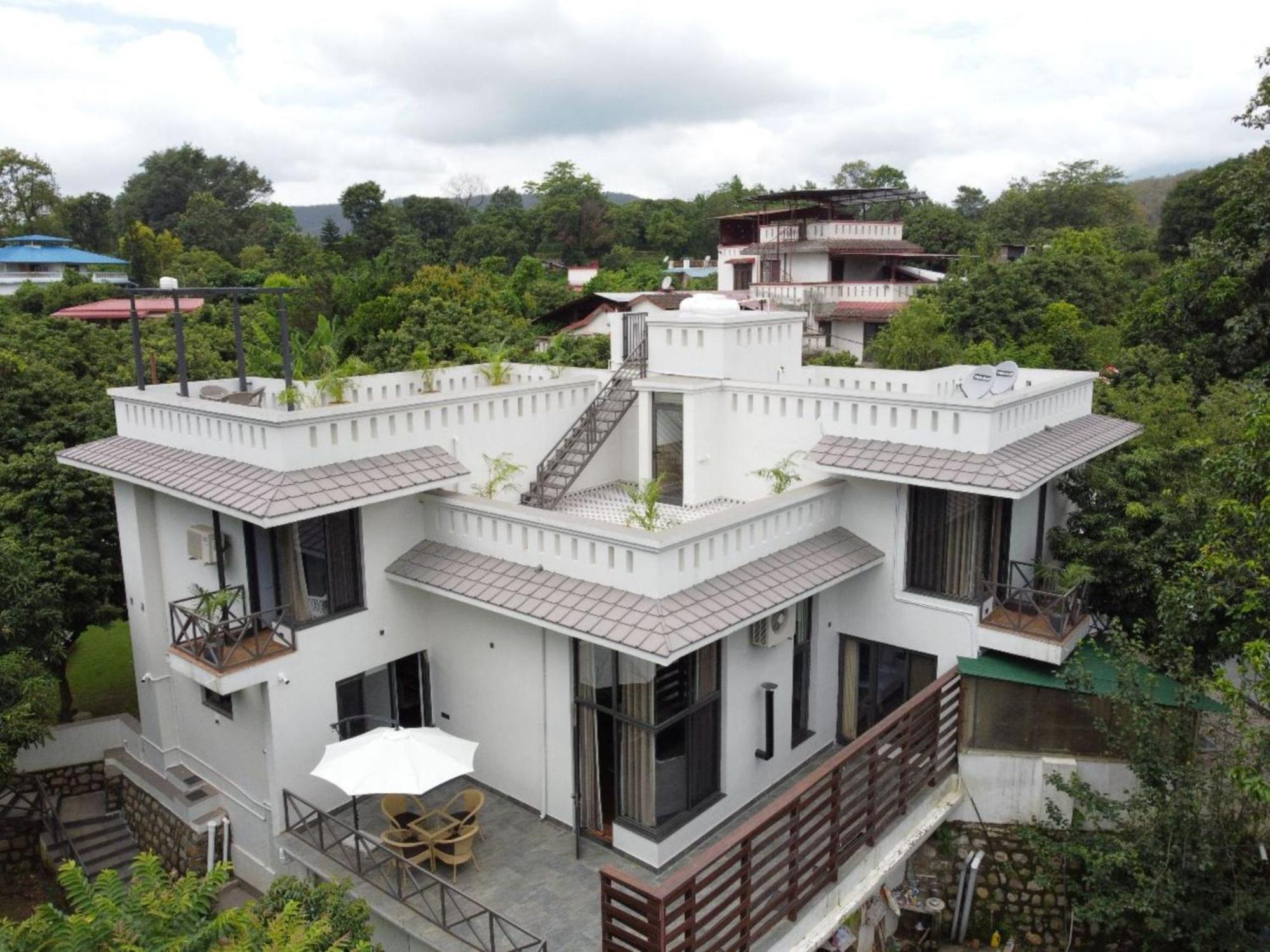 Villa Sierra Sky - Exquisite Elegant 4 Bedroom Villa Dehradun Esterno foto