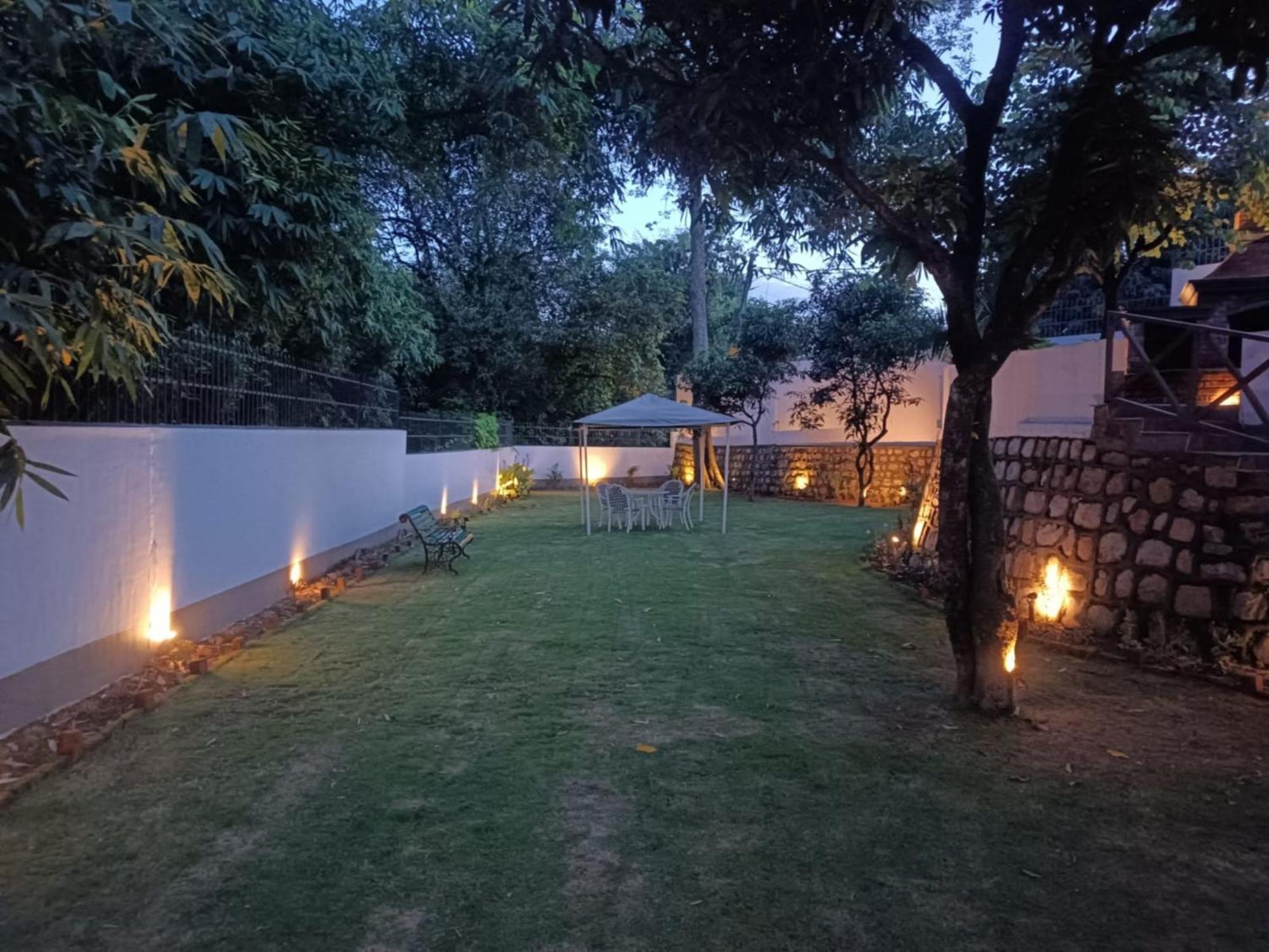 Villa Sierra Sky - Exquisite Elegant 4 Bedroom Villa Dehradun Esterno foto
