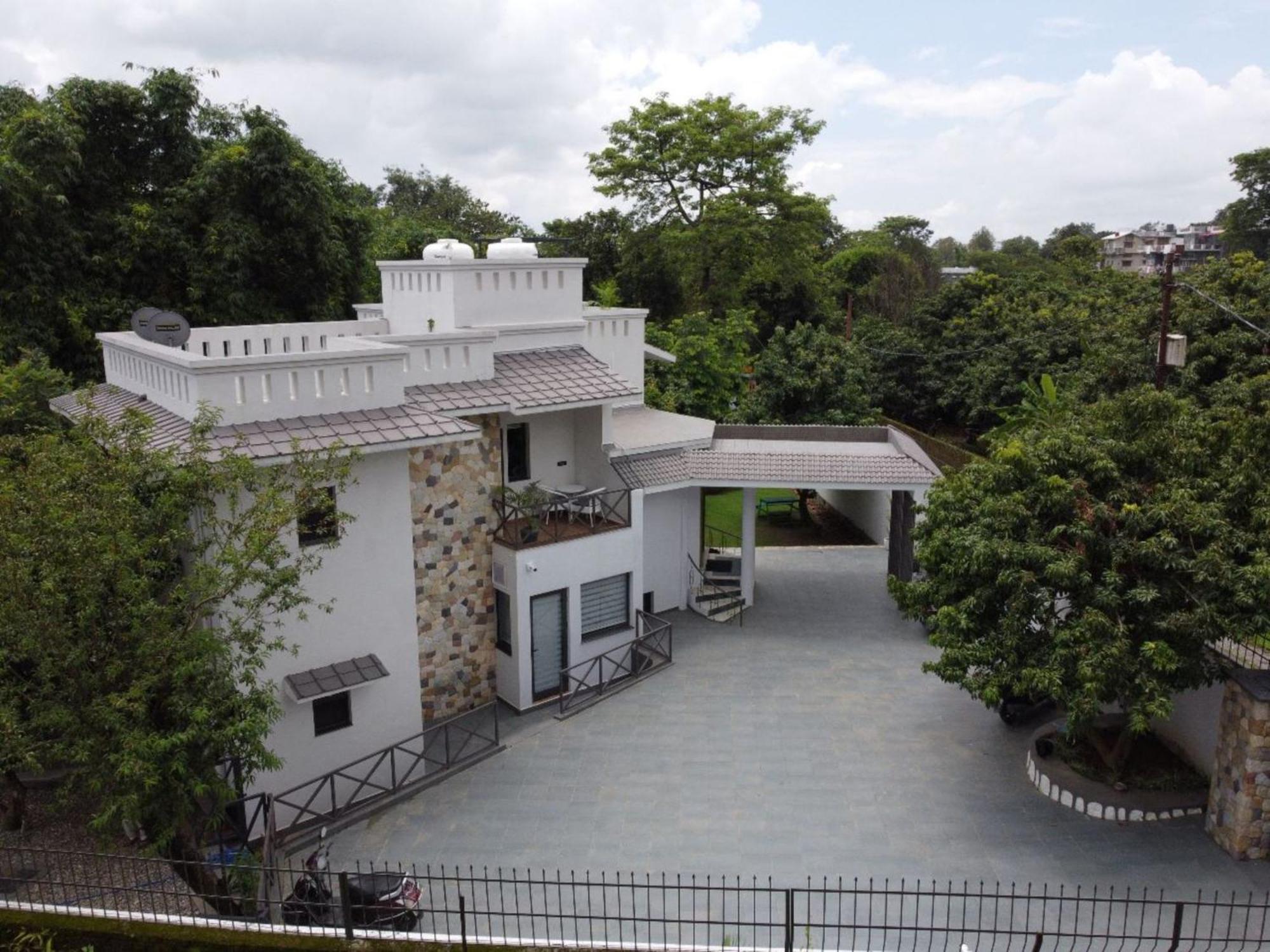 Villa Sierra Sky - Exquisite Elegant 4 Bedroom Villa Dehradun Esterno foto